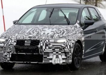 Оновлена SEAT Ibiza помічена під час тестування (ФОТО)