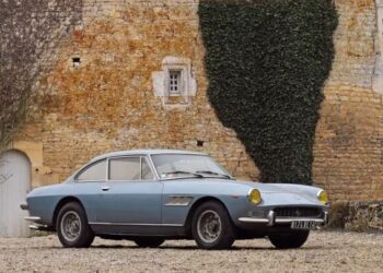 Рідкісний Ferrari за $240000 з цікавою історією простояв 25 років покинутим у сараї (ФОТО)