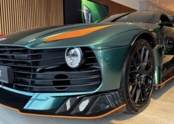 В Україну під час війни привезли британський суперкар вартістю понад 100 мільйонів гривень (ФОТО)