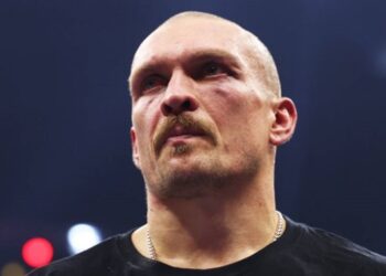 WBO зобов’язала Усика провести захист титулу проти Паркера