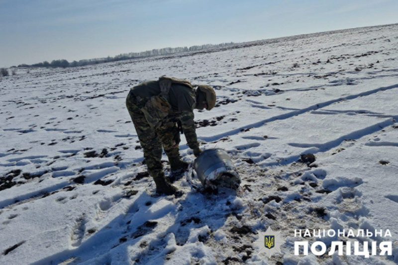 На Сумщині вибухотехніки поліції знешкодили бойову частину ворожої ракети