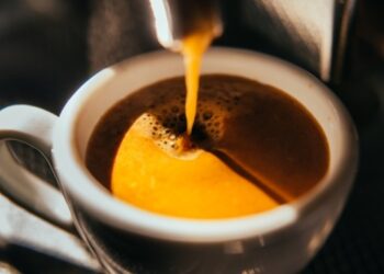 Світова торгівля кавою сповільнюється: ціни зросли на 70%