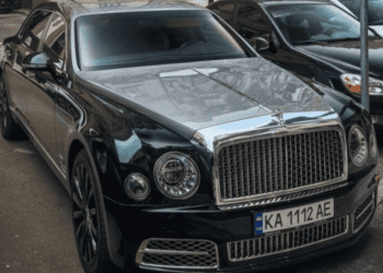 В Україні помітили ексклюзивний автомобіль Bentley вартістю 600 тисяч доларів (ФОТО)