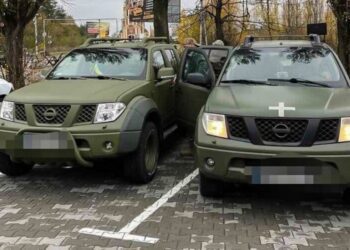 У МВС нагадали правила виїзду за кордон для гуманітарних автомобілів