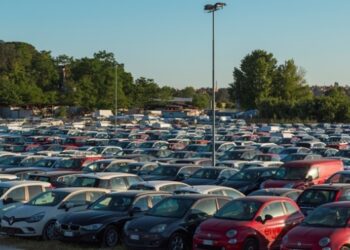 Українці списали рекордні 33,5 тис. авто