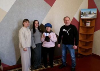 76-річна волонтерка з Побиванки Катерина Миколаївна Онопрійча отримала «Посвідчення волонтера»