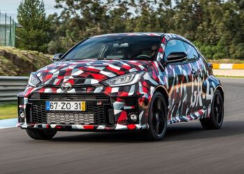 Toyota планує випустити GR Yaris з двигуном посередині