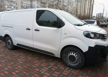 Український завод виготовив партію спецавтомобілів для енергетиків (ФОТО)