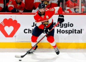 Відомий хокеїст НХЛ отримав дискваліфікацію за допінг