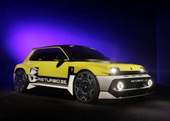 540-сильний снаряд: представлено найшвидший і найдорожчий Renault (ФОТО)