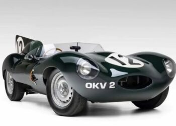 Уславлений спорткар Jaguar пішов із молотка за ціною нового Bugatti (ФОТО)