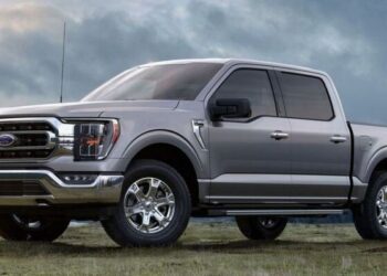 Продажі популярного кросовера Tesla обвалилися у США