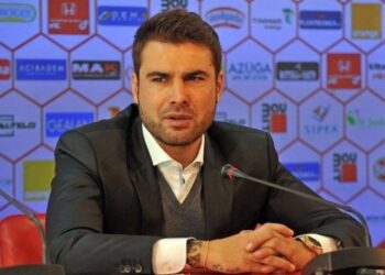 Муту був звільнений з посади головного тренера Петролула, пропрацювавши менше трьох місяців