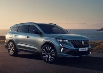 Renault презентувала електрифікований сімейний кросовер із запасом ходу 1100 км (ФОТО)