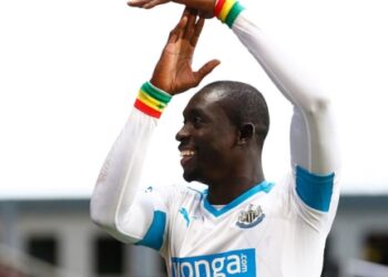 Ексфорвард Ньюкасла Папісс Сіссе відновив кар’єру у віці 39 років