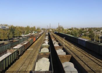 Через підвищення тарифів “Укрзалізниці” подорожчають харчі та постраждає обороноздатність, – ЗМІ