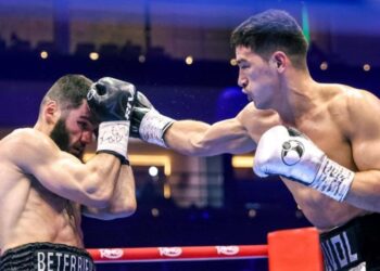 Чи може Бівол побитися з Бенавідесом замість третього бою з Бетербієвим? Відповідає Едді Хірн