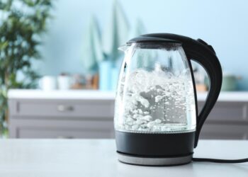 Чистимо чайник від накипу: як підтримувати його в ідеальній чистоті