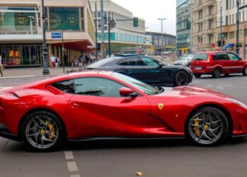 Ferrari представить електромобіль з унікальною системою імітації передач