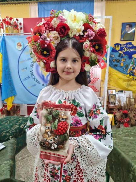 До Дня Конституції України у волонтерському центрі «Шостка-Добро» відбувся розіграш лотереї