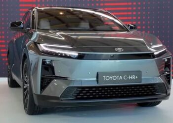 Несподіваний кросовер Toyota розміром з RAV4 показали в деталях (ФОТО)