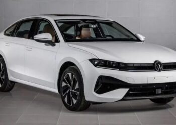 Майже як Passat, але дешевше: новий седан VW розсекретили на фото