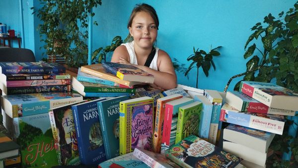 Книги з Англії прямим курсом до Шосткинської бібліотеки (+відео)