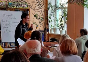 Конотопці продовжують вивчати англійську в бібліотеці