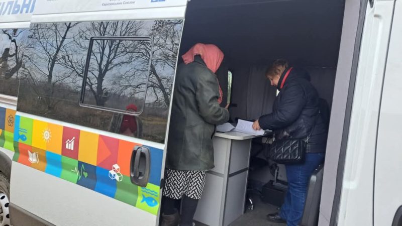 Мобільний ЦНАП м. Ромни продовжує здійснювати виїзні прийоми громадян