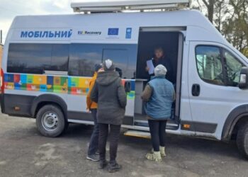 Мобільний ЦНАП м. Ромни продовжує здійснювати виїзні прийоми громадян 
