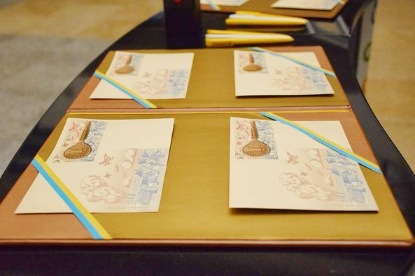 На Сумщині погасили поштову марку «Податки. Армія. Перемога»