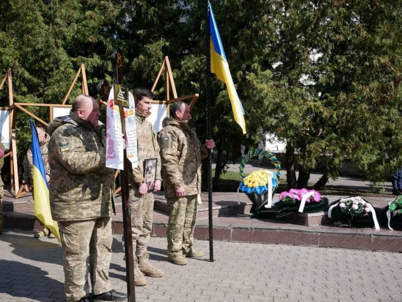 На захисті небес: роменці попрощалися з Воїном Віктором Кіктьовим