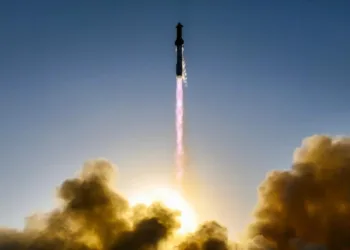 NASA і SpaceX готуються до запуску ракети, що поверне на Землю астронавтів, які застрягли на МКС