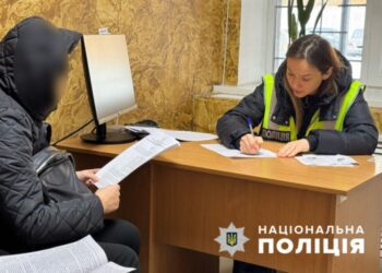 Ошукала людей на 3 мільйони гривень: на Сумщині поліцейські викрили псевдоадвоката