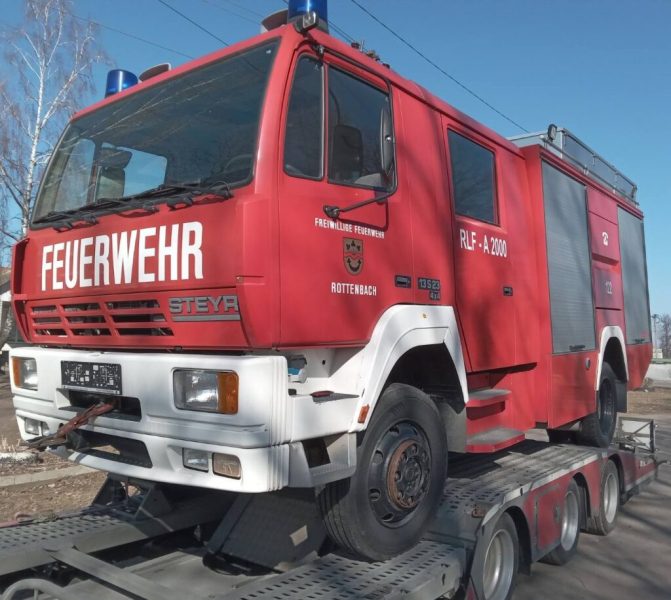 Попівська громада отримала сучасний пожежний автомобіль