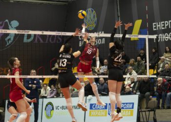 Повтор кубкового фіналу? Результат перших півфіналів жіночої Суперліги