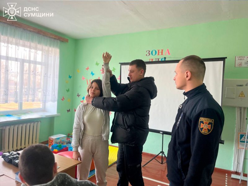 Роменщина: рятувальники навчають підростаюче покоління, як вберегтися від небезпек