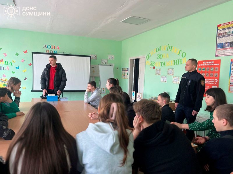 Роменщина: рятувальники навчають підростаюче покоління, як вберегтися від небезпек