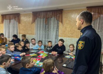 Роменщина: рятувальники навчають підростаюче покоління, як вберегтися від небезпек + ФОТО