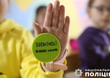 Роменські поліцейські нагадали дітям про правила безпеки на дорозі + ФОТО