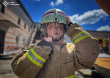 Шосткинські рятувальники влаштували для школярів пізнавальну екскурсію