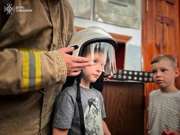 Шосткинські рятувальники влаштували для школярів пізнавальну екскурсію