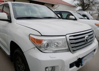 Шосткинській станції екстреної медичної допомоги передали дві броньовані автівки + Відео