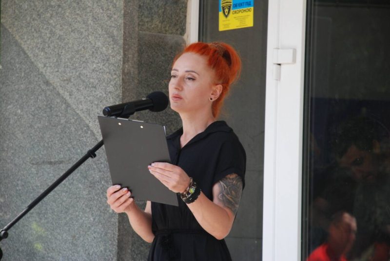 Сьогодні Шосткинська громада проводжала в останній путь свого Героя Руслана Титовича на позивний “Спец”