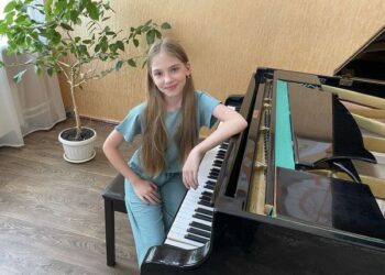 Талановита піаністка Шостки отримала одразу дві нагороди у Міжнародних конкурсах