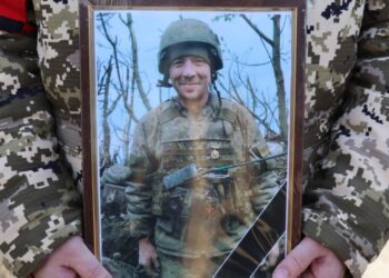 Тростянеччина попрощалася із захисником Віктором Зіновим