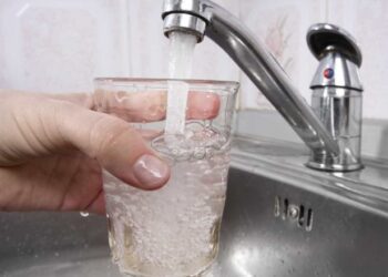 У деяких мікрорайонах Конотопа з кранів може текти брудна вода