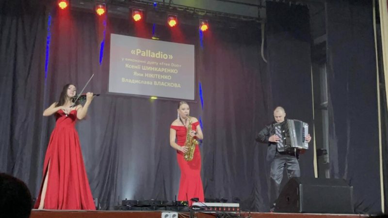 У Конотопі під час благодійного концерту на підтримку ЗСУ зібрали 36 тис грн