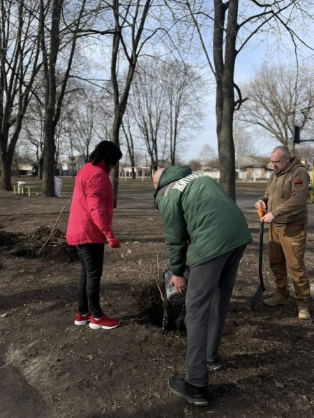 У Конотопі висаджували дерева