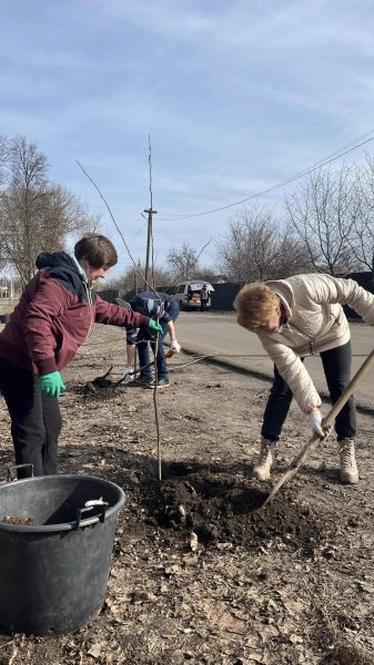 У Конотопі висаджували дерева